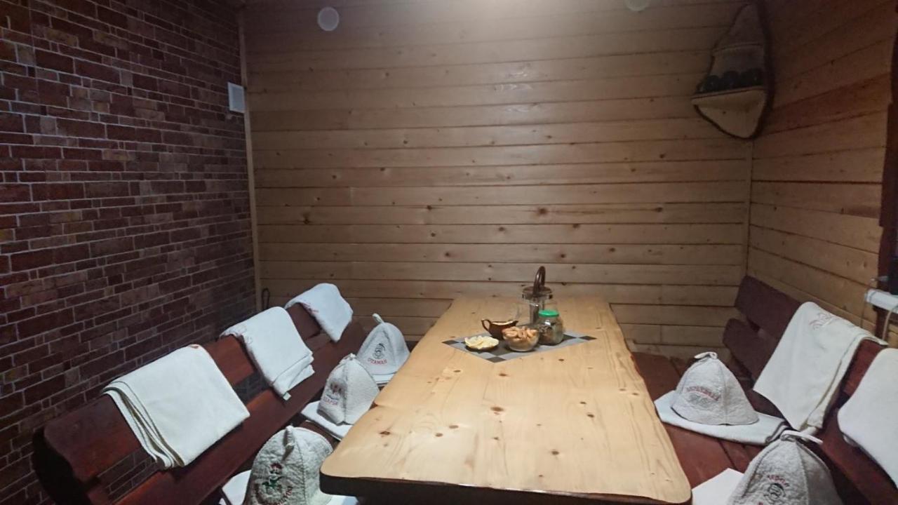 "У Пасічника" Котедж Для Сім'Ї Yaremche Exterior foto