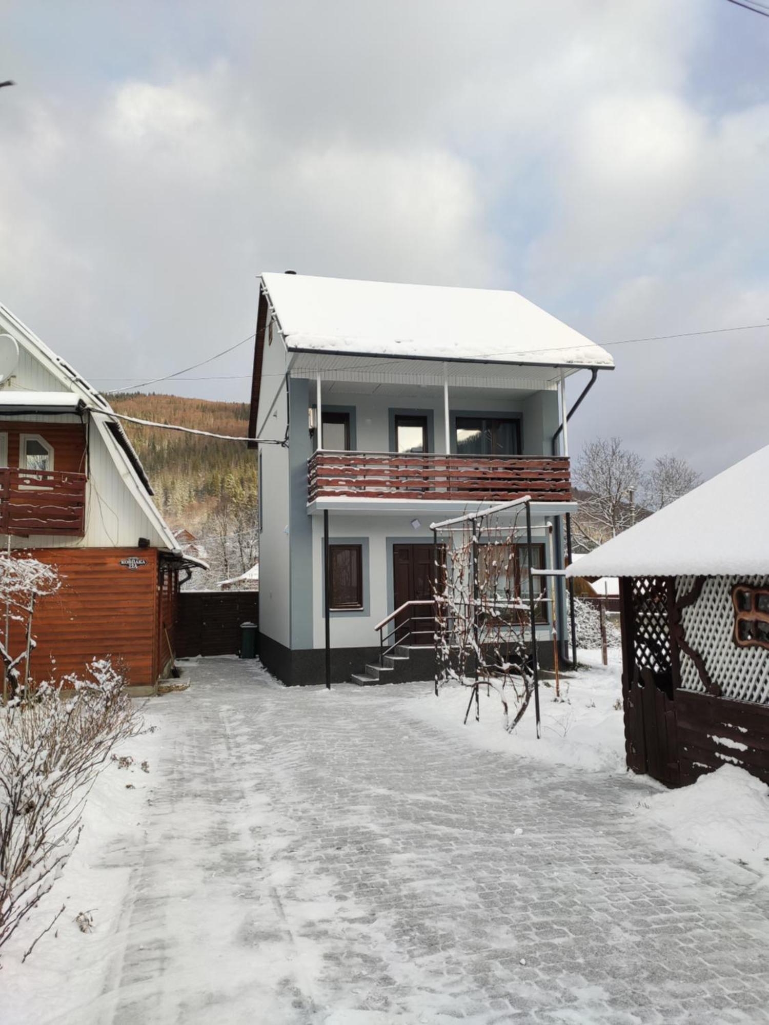 "У Пасічника" Котедж Для Сім'Ї Yaremche Exterior foto